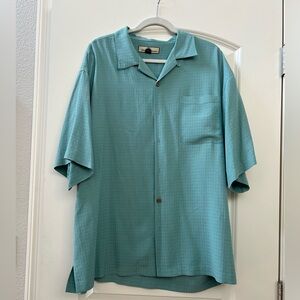Tommy Bahama 100% Silk camp shirt. Wooden buttons. Collar. Vacation. Coastal. XL